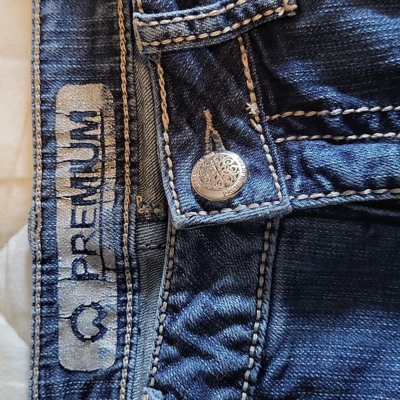 Ladies Jean's - Picture 3 of 5